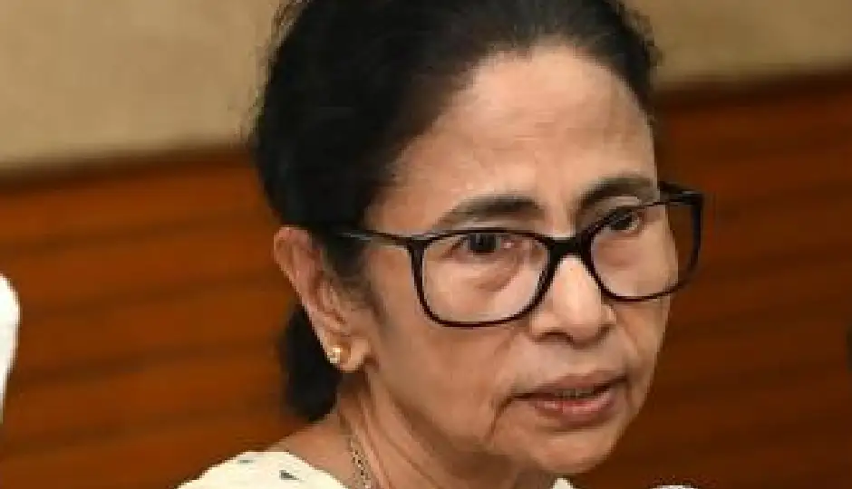 ममता बनर्जी की मुश्किलें बढ़ीं, विवादित भाषण को लेकर पुलिस ने दर्ज किया मामला