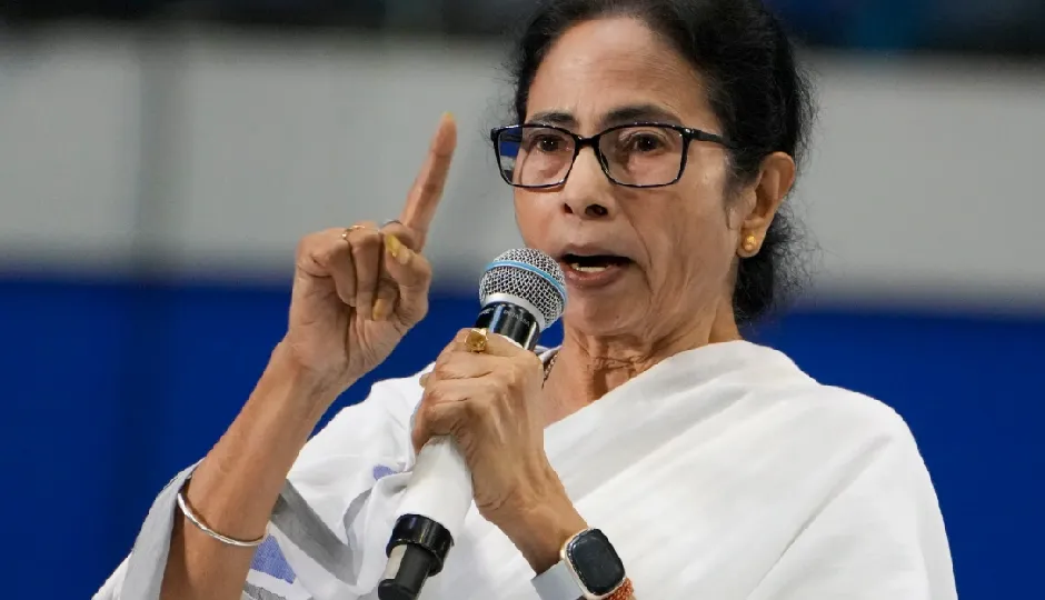 सीएम ममता बनर्जी ने भवानीपुर सीट से किया नामांकन, पैदल मार्च से दिखाई राजनीतिक ताकत