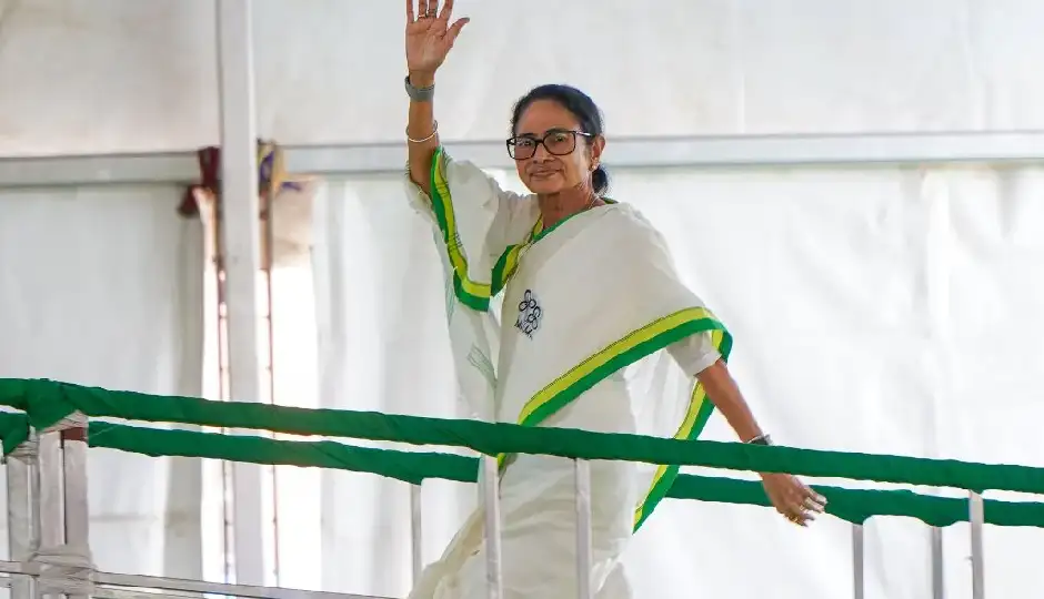 ‘19 राज्य और केंद्र मेरे खिलाफ’—बंगाल चुनाव में ममता बनर्जी का ‘अकेली बनाम सिस्टम’ वाला बड़ा दांव