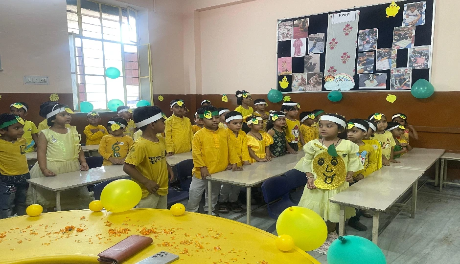 नन्हे-मुन्नों के संग महका मैंगो डे, रंग-बिरंगी प्रस्तुतियों ने जीता दिल