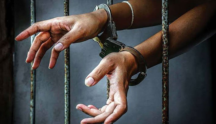 CSMT washroom caretaker arrested for entering and pulling out a woman from the stall while she was changing