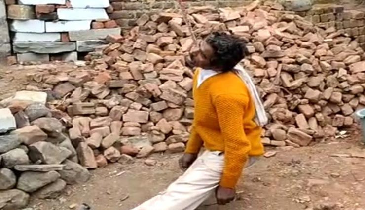 झालावाड़ : पेड़ से लटका मिला युवक का शव, गांव वालों ने लगाया हत्या का आरोप, किया हाईवे जाम