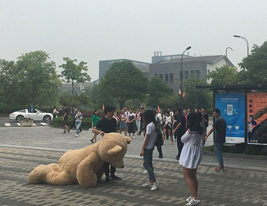 SHOCKING -After Spending Rs 83,000, This Man Got Rejected in Public