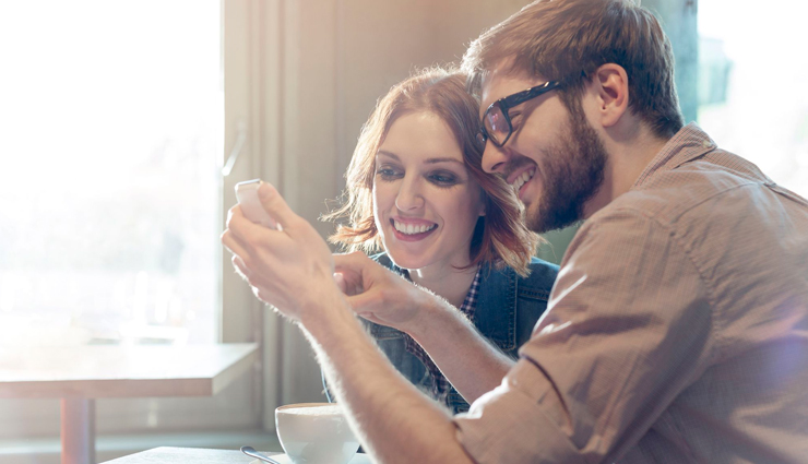 5 Signs a Man is Falling For You Deeply