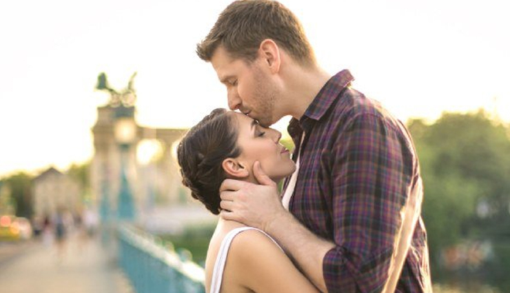 7 stages how a man falls in love,man in love,stages to fall in love,relationship tips,couple tips