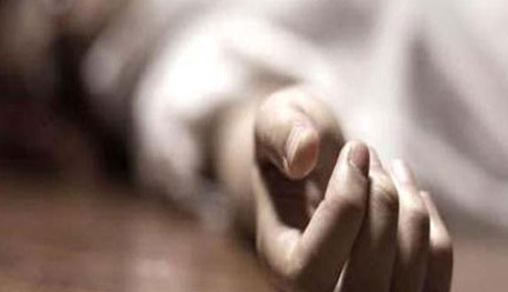 Man slits 80-year-old mother’s throat, sits beside dead body for hours before surrendering to police