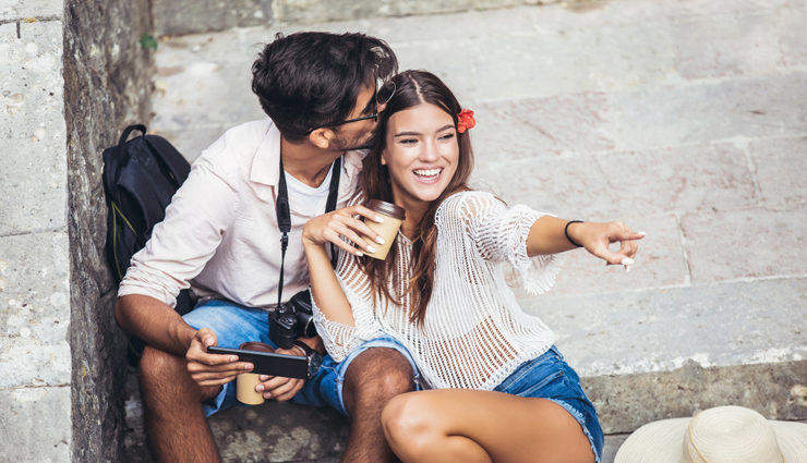 signs man likes you,relationship tips,couple tips