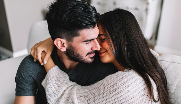 signs man likes you,relationship tips,couple tips