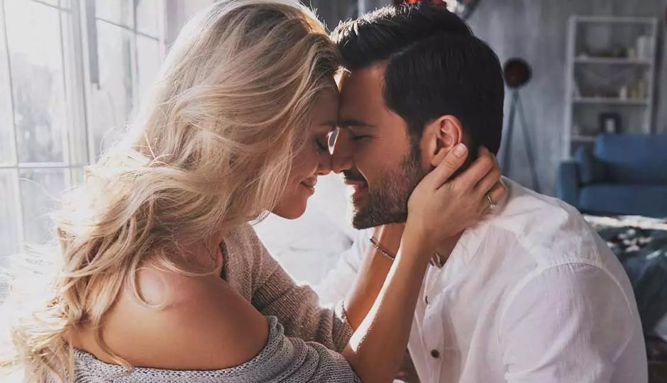 10 Big Signs a Man Wants To Be With You