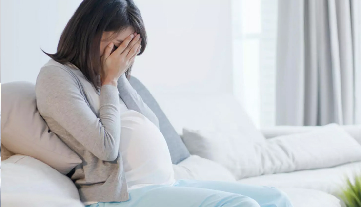 gestational diabetes,pregnancy complications,insulin resistance,blood sugar levels,macrosomia,preterm labor,preeclampsia,type 2 diabetes,healthy diet,regular exercise,monitoring blood sugar levels,prenatal care,junk food,healthy carbohydrates,sleep,stress management,meditation,yoga,physical activity,protein diet,cinnamon tea