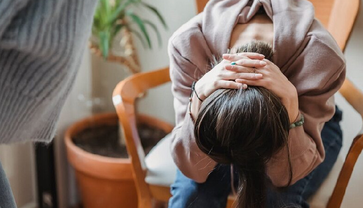 interacting with difficult family members,tips for managing family conflicts,how to deal with toxic family members,strategies for family relationships,handling challenging family dynamics,emotional intelligence in family relationships,setting boundaries with family