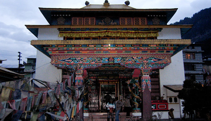 manali,tourist attraction in manali places to visit in manali,hadimba temple,tibetan monasteries,manu temple,club house,vashisht hot water springs,maa sharvari temple