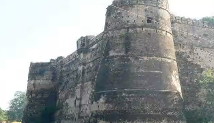 places to visit in bhilwara,bhilwara tourist attractions,historical places in bhilwara,bhilwara rajasthan sightseeing,best places to explore in bhilwara,bhilwara travel guide,bhilwara cultural spots,bhilwara historical forts,bhilwara temples,bhilwara natural beauty