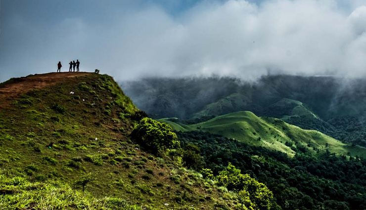 किसी ठंडी जगह की तलाश में हैं तो चले आइये कुर्ग, ये 8 पर्यटन स्थल देंगे घूमने का पूरा मजा tourist destinations in coorg,coorg travel,holidays in coorg