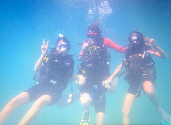 ex-bigg boss contestant,mandana karimi goes topless,mandana karimi hot pics,entertainment news