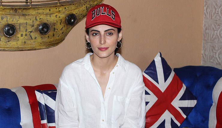 #MeToo : 'क्या कूल हैं हम 3' के डायरेक्टर पर लगा उत्पीड़न का आरोप, एक्ट्रेस ने कहा - मेरी जिंदगी नरक बना दी थी metoo,metoo campaign,metoo movement,mandana karimi,kya kook hai hum 3,umes ghadge,sexual harassment