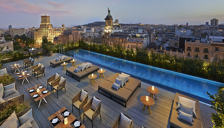 california,chile,italy,spain,places around the world,5 breathtaking rooftop pools in the world,most amazing rooftop pools in the world,best swimming pools around the world,mandarin oriental munich,germany,hilton molino stucky,venice,w santiago,sls beverly hills,usa,mandarin oriental barcelona