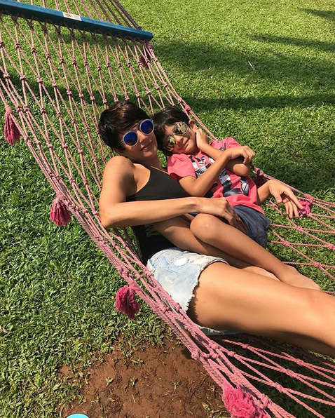 mandira bedi having fun with son,mnadira bedi,mandira bedi having fun with son pics,mandira bedi pics,mandira bedi in goa
