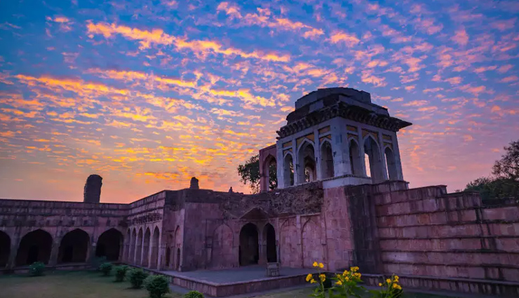 madhya pradesh,tourist spots in madhya pradesh,madhya pradesh tourism,holidays,khajuraho temples,kanha national park,omkareshwar temple,gwalior,ujjain,bandhavgarh national park,orchha,mandu,indore,sanchi,travel,travel guide