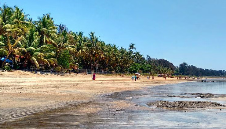 beautiful beaches in maharashtra,maharashtra beaches,top beaches maharashtra,ganapatipule beach,dahanu-bordi beach,juhu beach,shriwardhan harihareshwar beach,mandwa beach,kihim beach,madh island beach,marve beach,manori beach,gorai beach,tarkarli beach,velneshwar beach,best beaches in india,beach vacation,maharashtra travel guide,coastal maharashtra,tourist attractions in maharashtra