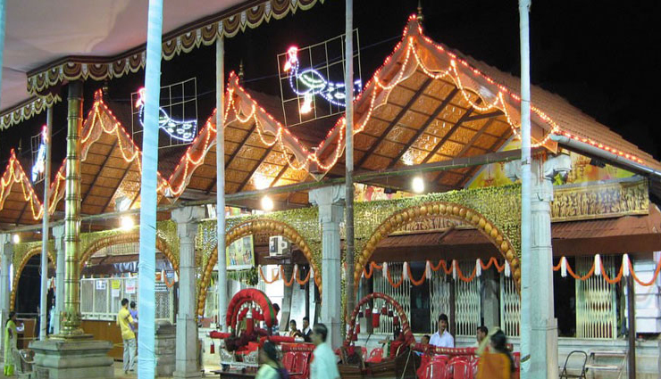 mangalore,places to visit in mangalore,mangaladevi temple,gokarnanatheshwara temple,panambur beach,milagres church,st aloysius chapel,our lady of rosary cathedral,saavira kambada basadi