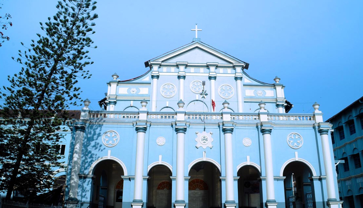 mangaladevi temple,panambur beach,kudroli gokarnath temple,surathkal beach,pilikula nisargadhama,st aloysius chapel