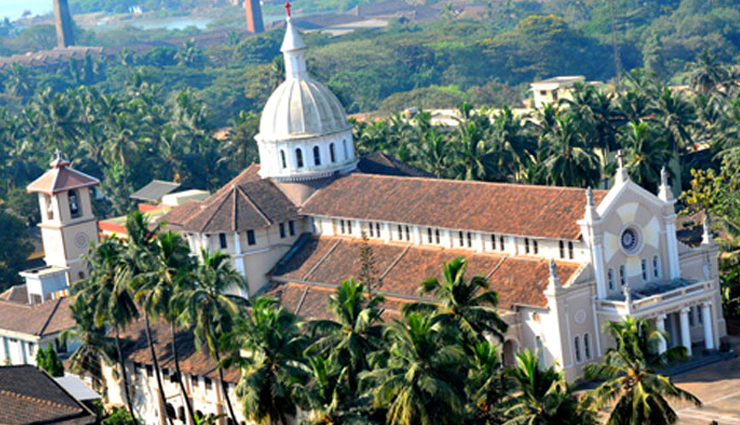 mangalore,places to visit in mangalore,mangaladevi temple,gokarnanatheshwara temple,panambur beach,milagres church,st aloysius chapel,our lady of rosary cathedral,saavira kambada basadi