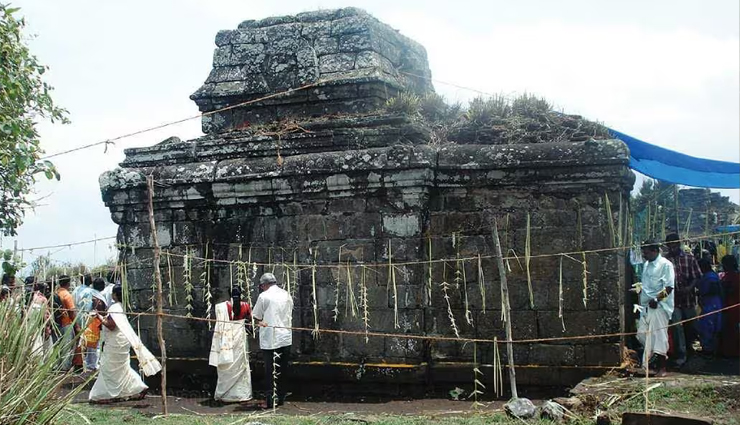 10 best tourist spots idukki,idukki tourist attractions,top places to visit in idukki kerala,hill view park idukki,idukki arch dam travel guide,mangala devi temple idukki,kulamavu dam hiking,nadukani idukki sightseeing,anakkara village idukki,thommankuthu falls adventure,murikkady plantations,meesapulimala trekking,idukki wildlife sanctuary.
