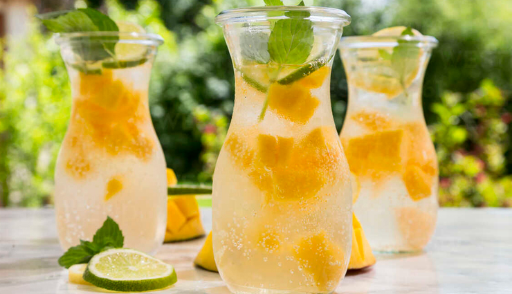 infused water,flavored water,hydration drinks,infused water recipes,healthy drinks,fruit infused water,herb infused water,summer drinks,detox water,spa water,low calorie drinks,natural drinks,refreshing drinks,non-alcoholic drinks,homemade infused water,vitamin water,water with fruit and herbs,cool drinks,weight loss drinks,healthy hydration