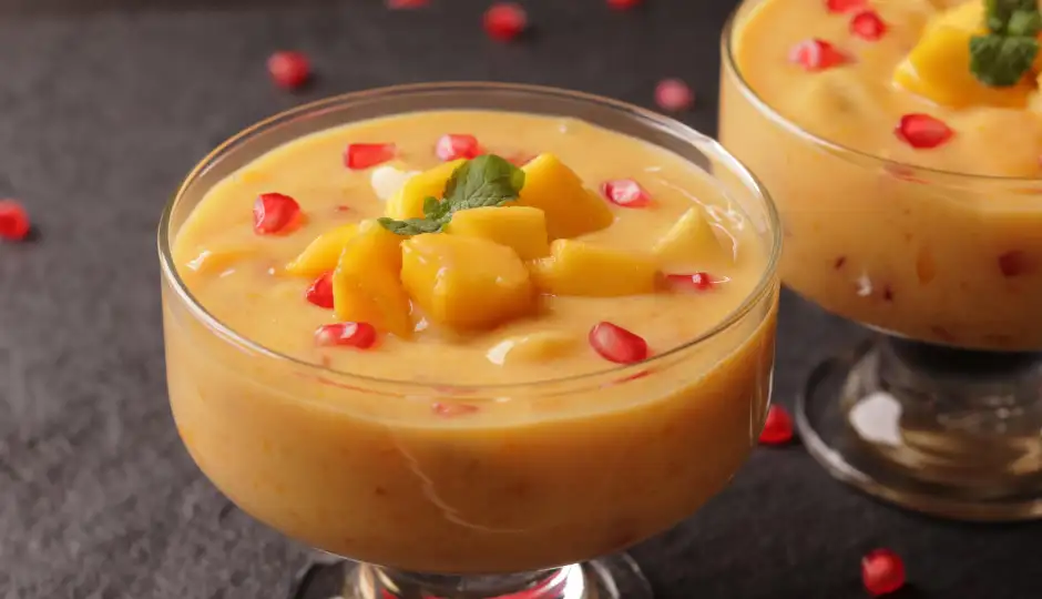 बिना कस्टर्ड पाउडर, चीनी और क्रीम के बनाएं टेस्टी Mango Fruit Custard, मिनटों में होगा तैयार, जानें विधि