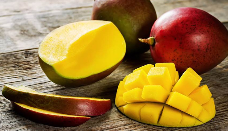Get Instant Glowing Skin With Mango Face Pack