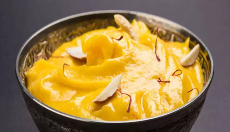 mango shrikhand,shrikhand recipe,indian dessert,mango dessert,yogurt dessert,mango yogurt,mango pulp,saffron,cardamom,vegetarian dessert