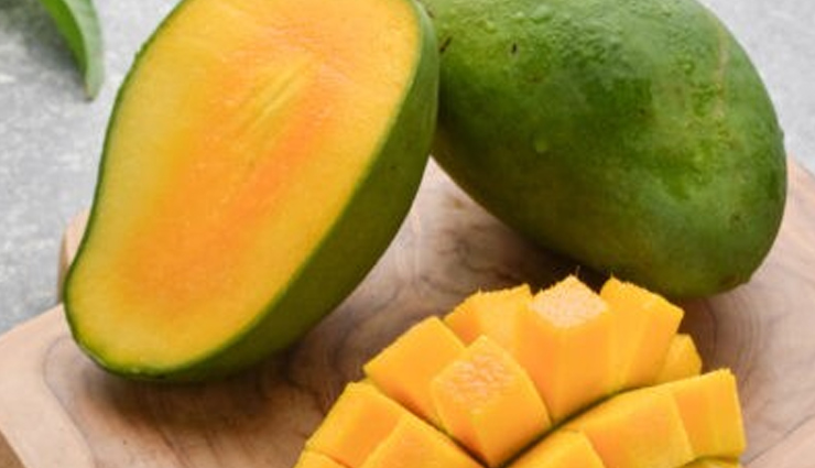 diy ways to use mango to get glowing skin naturally,beauty tips,beauty hacks