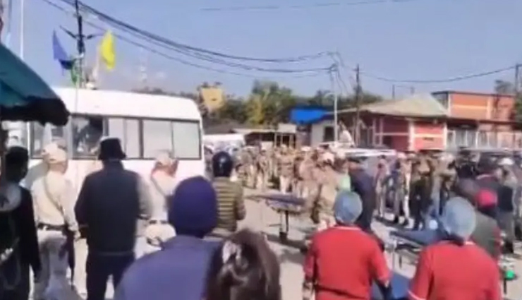 मणिपुर: उपद्रवियों ने सुरक्षा बलों पर किया हमला, 4 कमांडो सहित 7 घायल, हिंसा के बाद घाटी में कर्फ्यू
manipur: miscreants attacked security forces,7 including 4 commandos injured,curfew in the valley after the violence,manipur news,violence in manipur