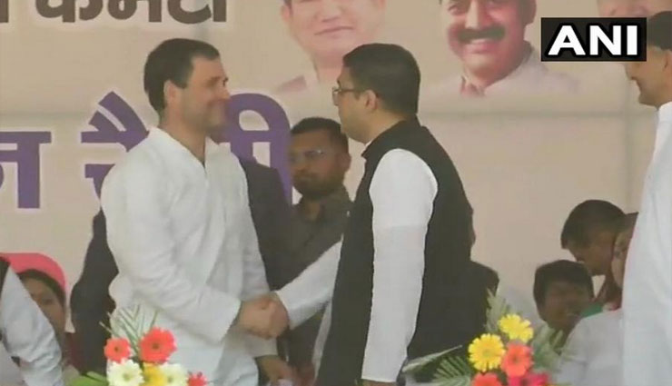 लोकसभा चुनाव 2019 : BJP को बड़ा झटका, पार्टी के कद्दावर नेता बीसी खंडूरी के बेटे मनीष खंडूरी कांग्रेस में शामिल