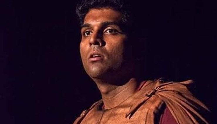 शो के दौरान स्टैंडअप कॉमेड‍ियन की मौत, लोग बजाते रहे ताल‍ियां 