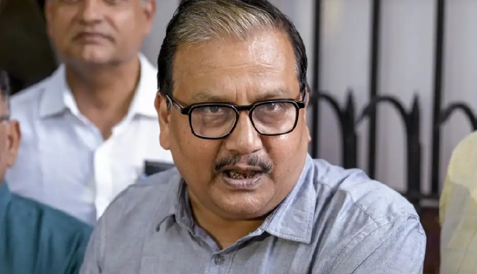 कॉकरोच जनता पार्टी से जुड़े सवालों पर बोले मनोज झा, समर्थन के आरोपों को बताया निराधार; खुद स्पष्ट की पूरी कहानी