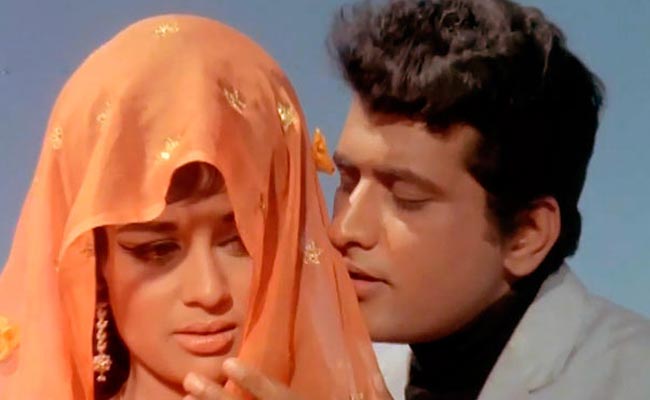 सोशल मीडिया का सुपरस्टार बना यह 'मनोज कुमार', वीडियो देख रह जाएंगे भौचक्के manoj kumar,viral video