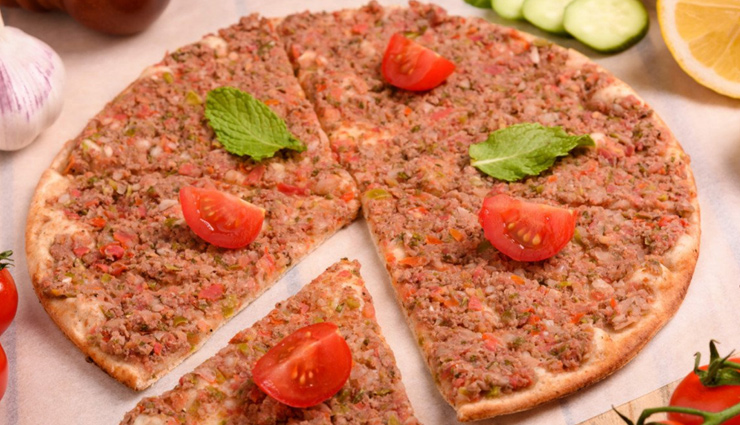 palestinian street food,kubbeh,manqousheh,sweetcorn,kaak,potato swirl,holidays,travel