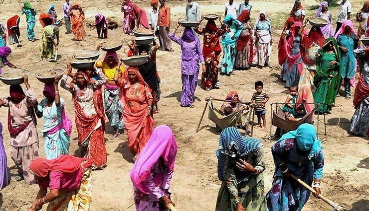 राहत पैकेज / प्रवासी मजदूरों को मनरेगा में मिलेगा काम, 50% तक बढ़े रजिस्ट्रेशन 