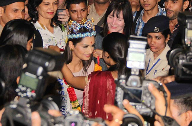 manushi chhillar,siddhivinayak temple,lord ganesha,miss world 2017