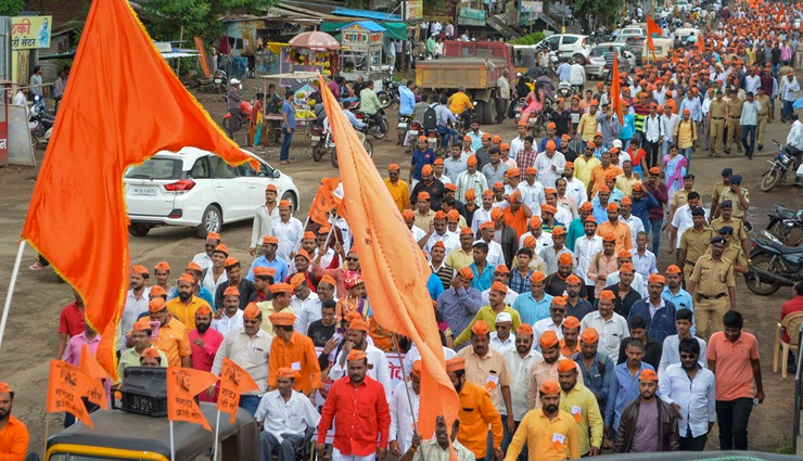 35-year-old man commit suicide by jumping in front of moving train For Maratha reservation
