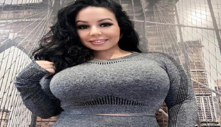 लाखों में बिकते हैं इस मॉडल के पुराने गंदे कपड़े, खरीदने के लिए बेताब रहते हैं लोग 