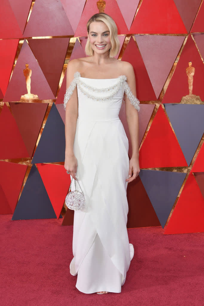 celebs in white dress,oscars 2018 red carpet,dress in white,oscars 2018,fashion tips