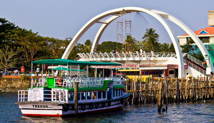 tourist places in kochi,best places to visit in kochi,top attractions in kochi,kochi travel guide,things to do in kochi,kochi sightseeing spots,famous places in kochi,must-visit in kochi,kochi tourism