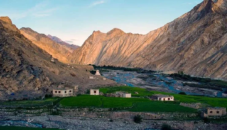 10 Himalayan Trekking Trails To Take in India