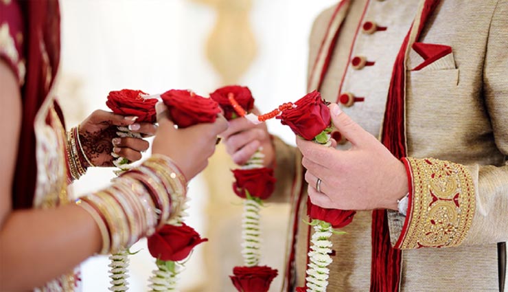 दुनिया के इन देशों में दूसरे धर्म में शादी पर है कड़ी पाबंदी