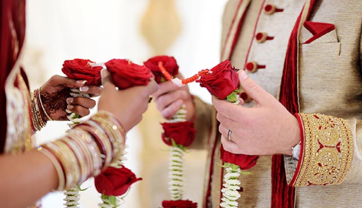 अगर लड़कियों में हैं ये 5 आदतें तो ना करें शादी, बिगड़ सकता हैं आप भविष्य