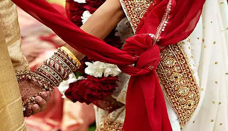 एक दुल्हन के लिए बारात लेकर पहुंचे दो दूल्हे, पहले के साथ हुई वरमाला तो दूसरे के साथ विदाई