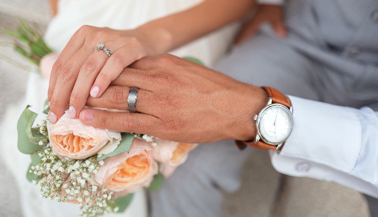 positive effects of marriage,negative effects of marriage,marriage and health,benefits of happy marriage,health impact of marriage,stressful marriage health effects,marriage longevity benefits,reduced risky behaviors in marriage,marriage and heart disease,immune system and marriage stress,diabetes risk in marriage